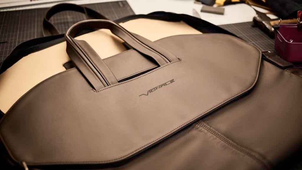 FordVignale_2016_Craft_Leather_SuitCarrier_17