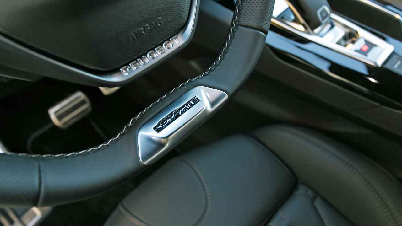 volante-nuovo-peugeot-3008