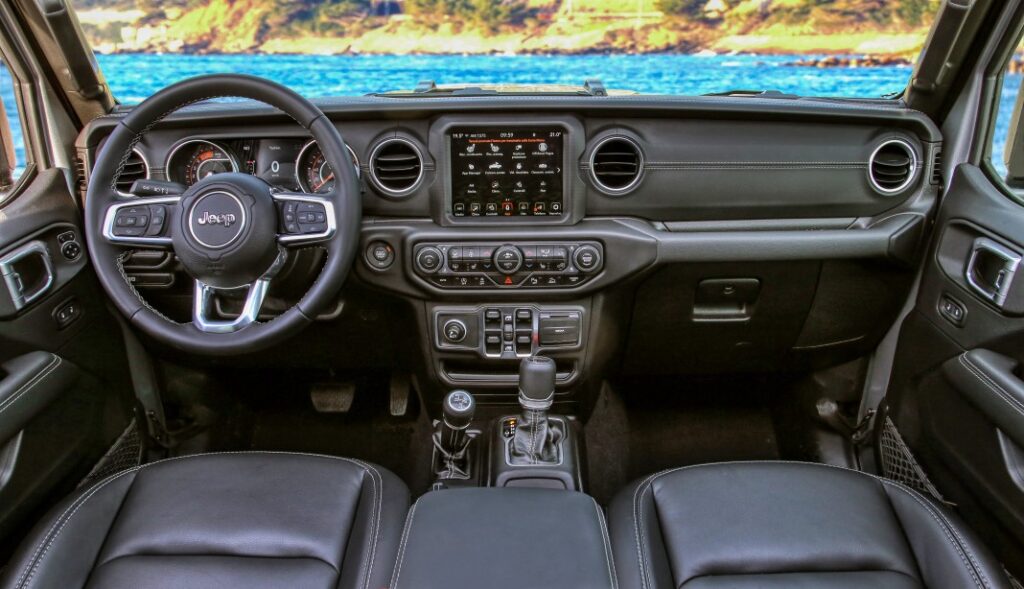 jeep gladiator cockpit
