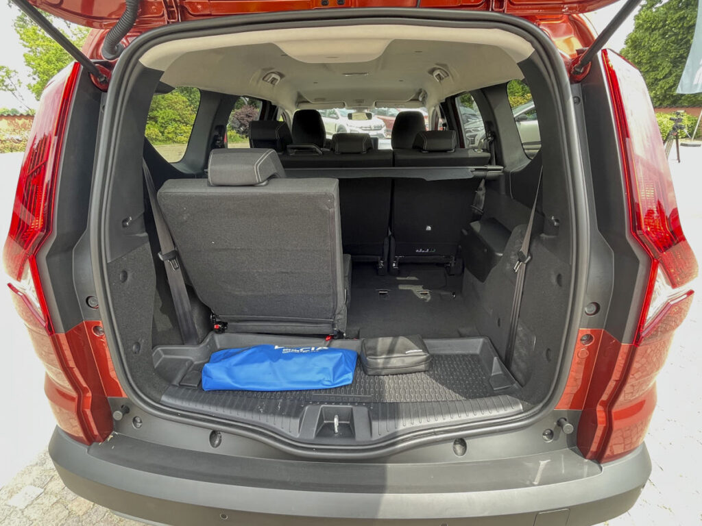 dacia jogger bagagliaio
